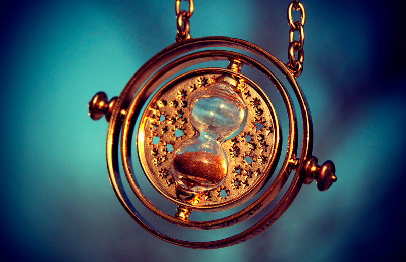 time_turner_by_lilyredhaired-d4oulyp.jpg