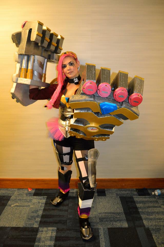 Vi league of legends cosplay