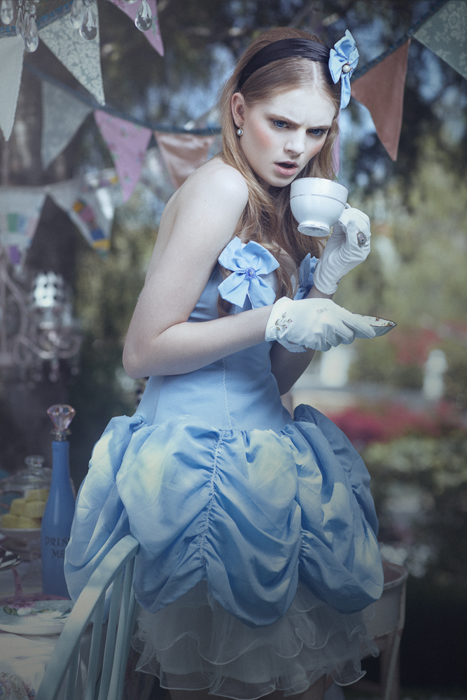 Alice by EmilySoto on DeviantArt